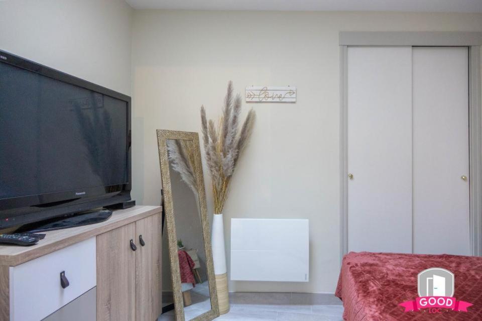La Coquille D'Orleans Avec Sa Cour Apartment Ngoại thất bức ảnh